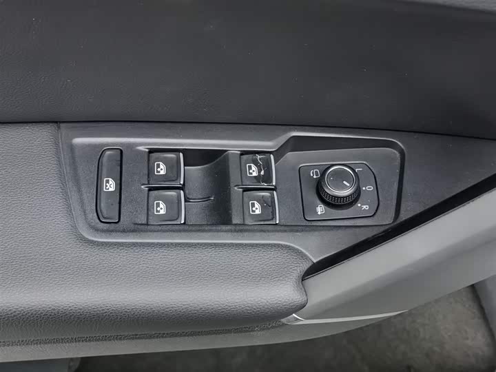 Фото 9 - Volkswagen Tayron