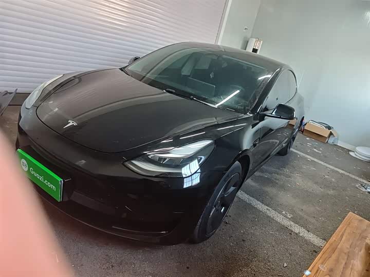 Фото 1 - Tesla Model 3