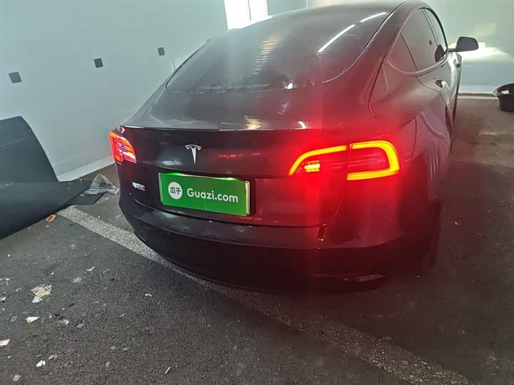 Фото 6 - Tesla Model 3