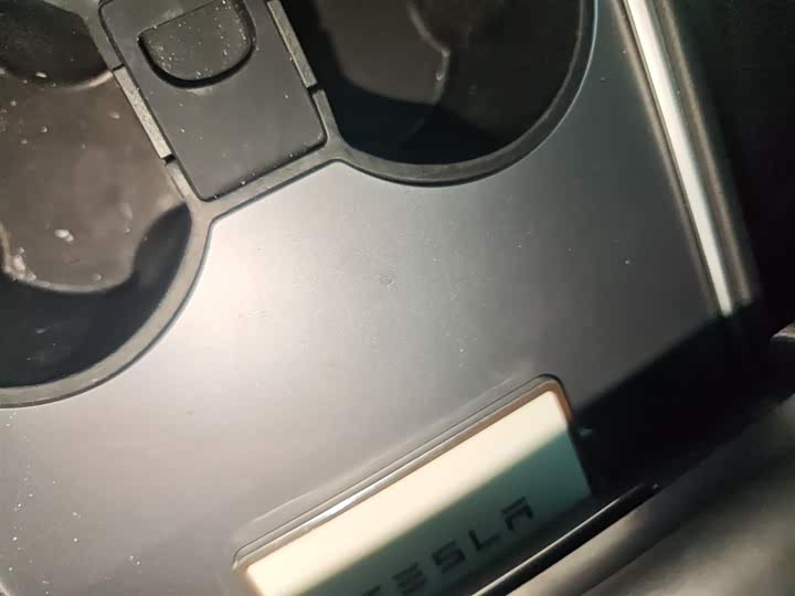 Фото 9 - Tesla Model 3