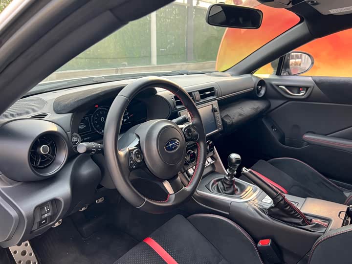 Фото 9 - Subaru BRZ