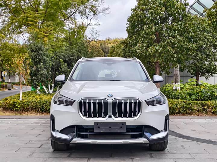 Фото 2 - BMW X1