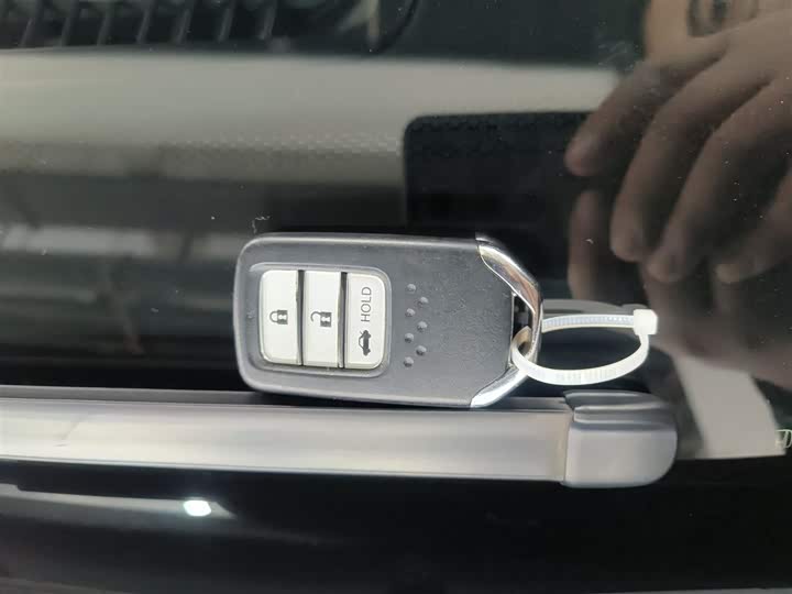 Фото 9 - Honda Accord