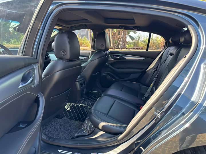 Фото 6 - Cadillac CT5