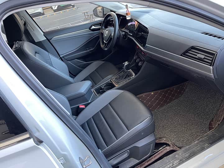 Фото 9 - Volkswagen Sagitar L