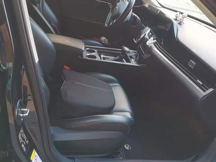 Фото 8 - Bestune B70