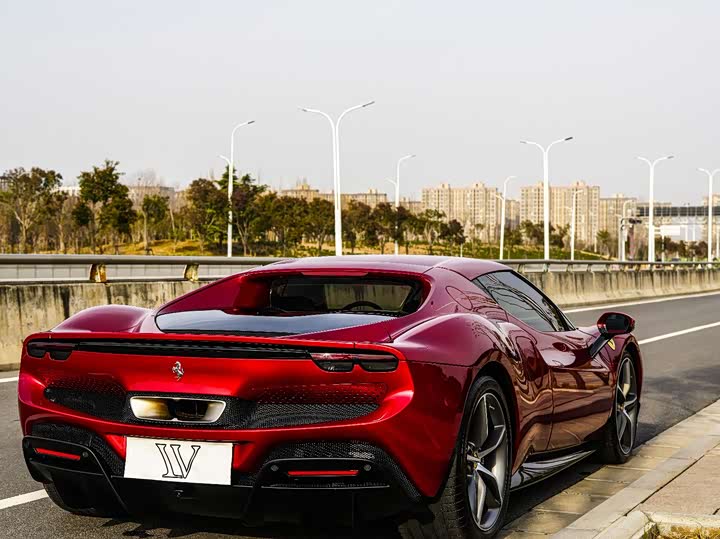 Фото 5 - Ferrari 296