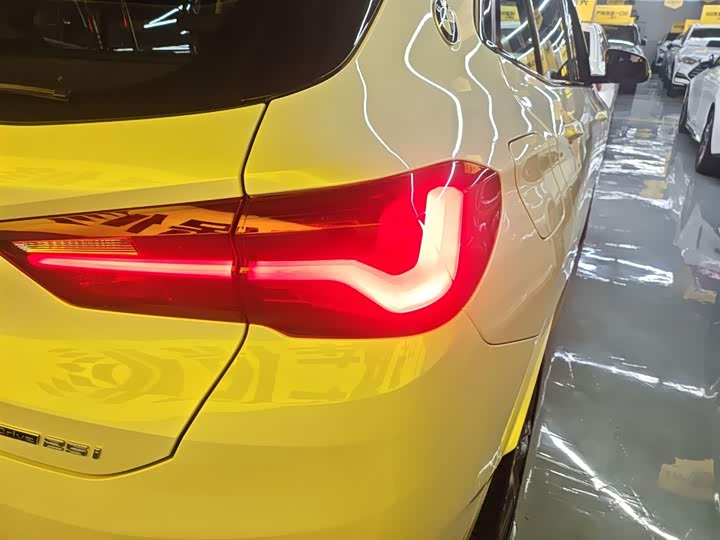 Фото 8 - BMW X2