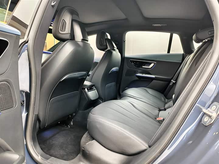 Фото 8 - Mercedes-Benz EQE