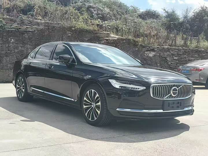 Фото 3 - Volvo S90