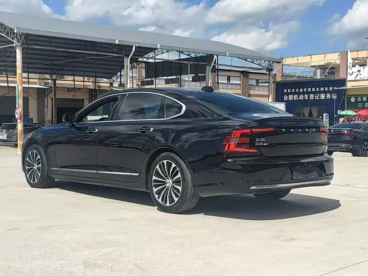 Фото 7 - Volvo S90