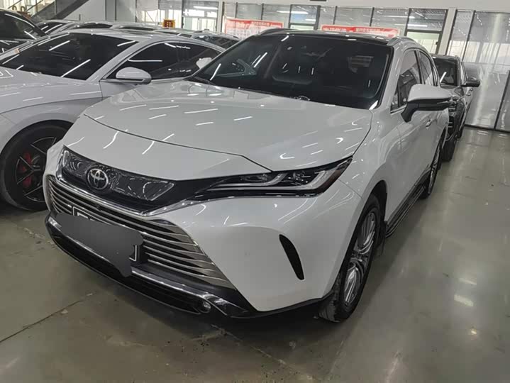 Фото 1 - Toyota Harrier