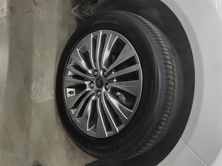 Фото 6 - Toyota Harrier