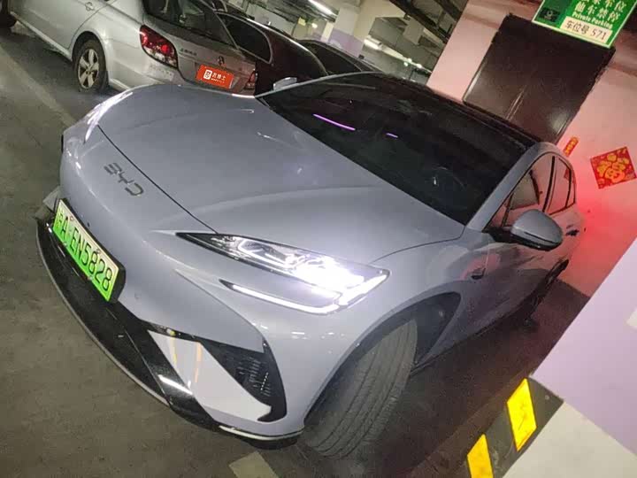 Фото 1 - BYD Sea Lion 07 EV