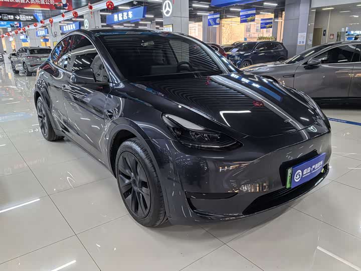 Фото 3 - Tesla Model Y