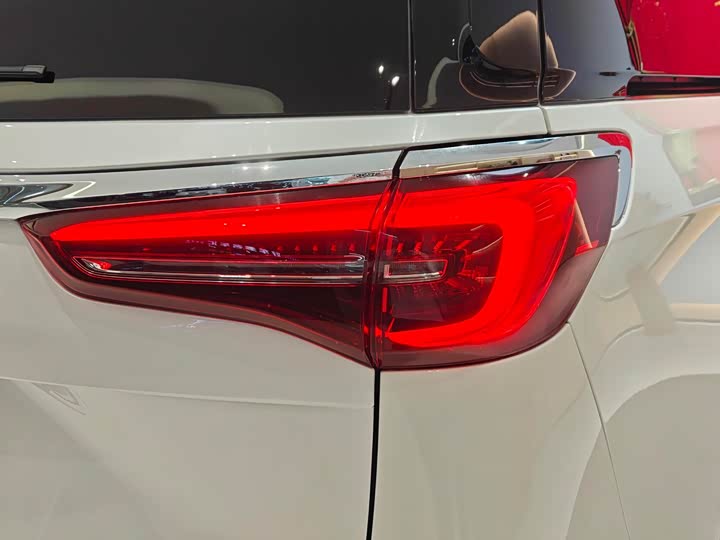 Фото 7 - Buick GL8 ES