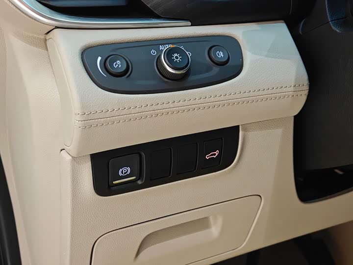 Фото 9 - Buick GL8 ES