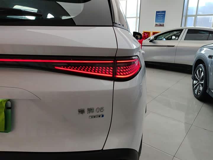 Фото 8 - BYD Sea Lion 05 DM-i Hybrid