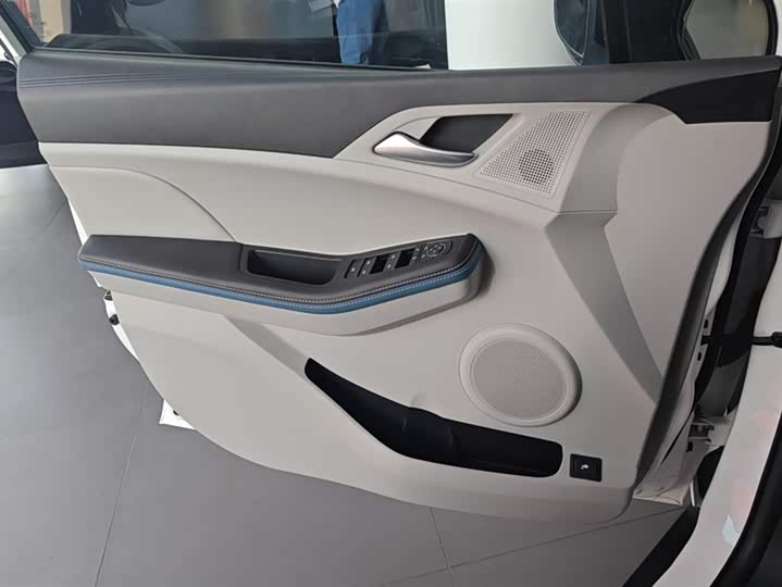 Фото 7 - BYD Yuan Pro