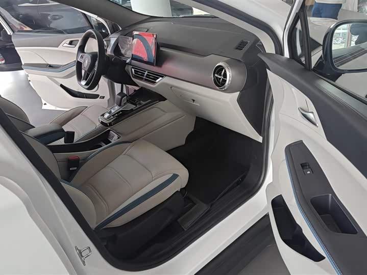 Фото 8 - BYD Yuan Pro