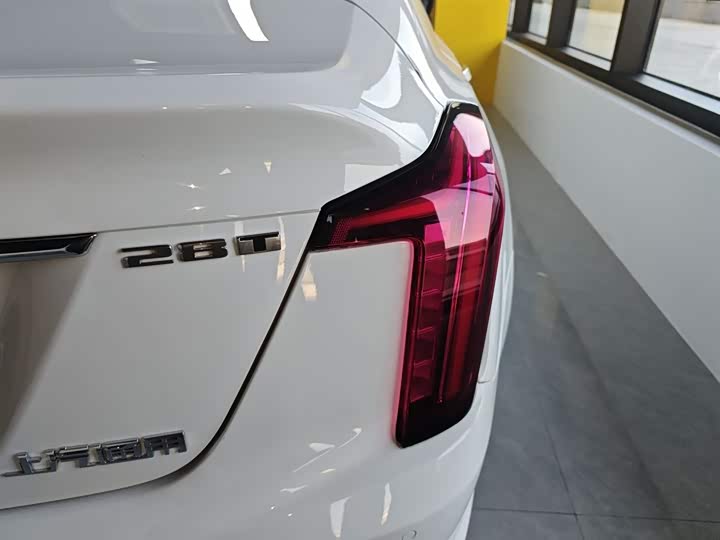 Фото 8 - Cadillac CT5