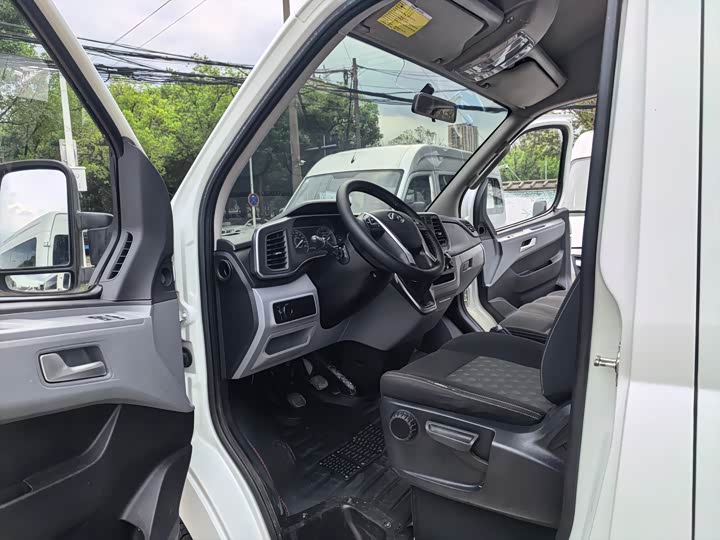 Фото 5 - Maxus V80