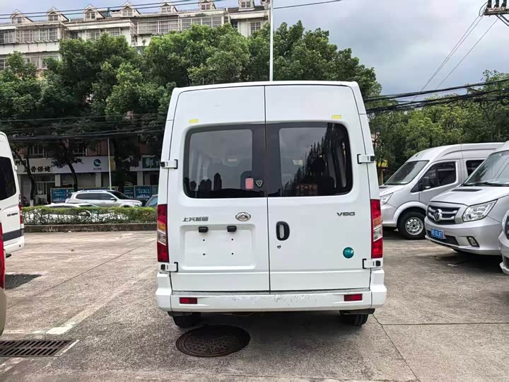 Фото 9 - Maxus V80