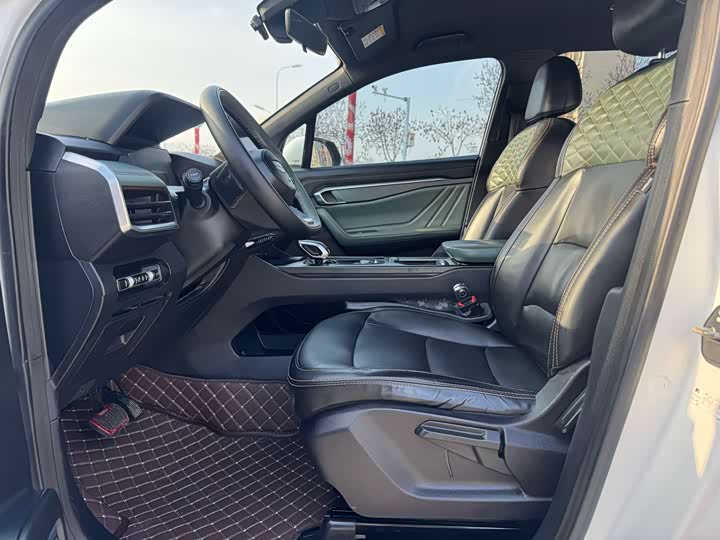 Фото 4 - Geely Okavango L