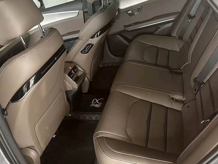 Фото 6 - BYD Han