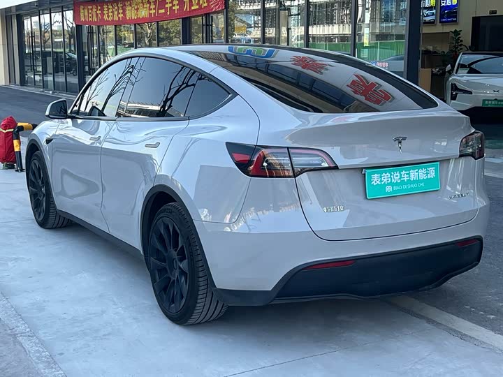 Фото 4 - Tesla Model Y