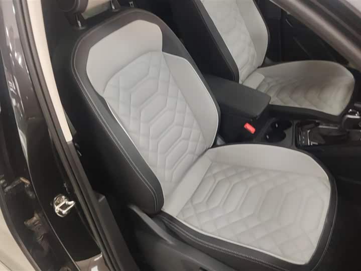 Фото 8 - Volkswagen Tayron