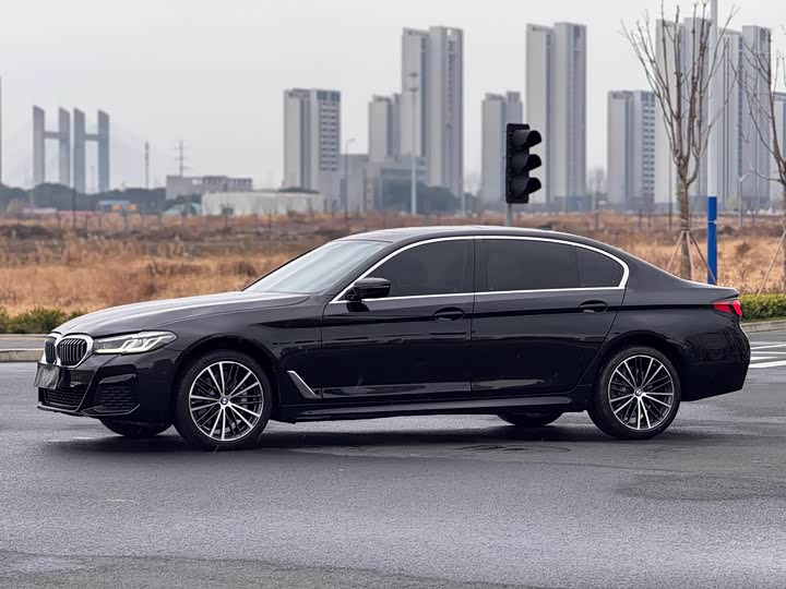 Фото 1 - BMW 5 Series