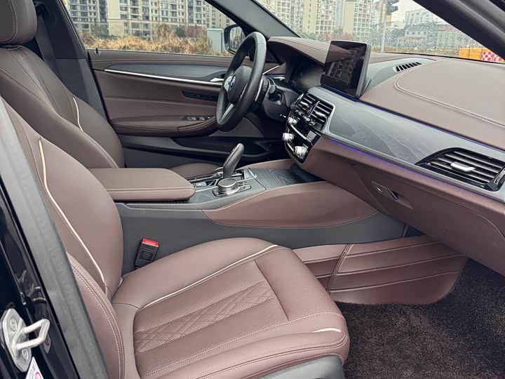 Фото 5 - BMW 5 Series