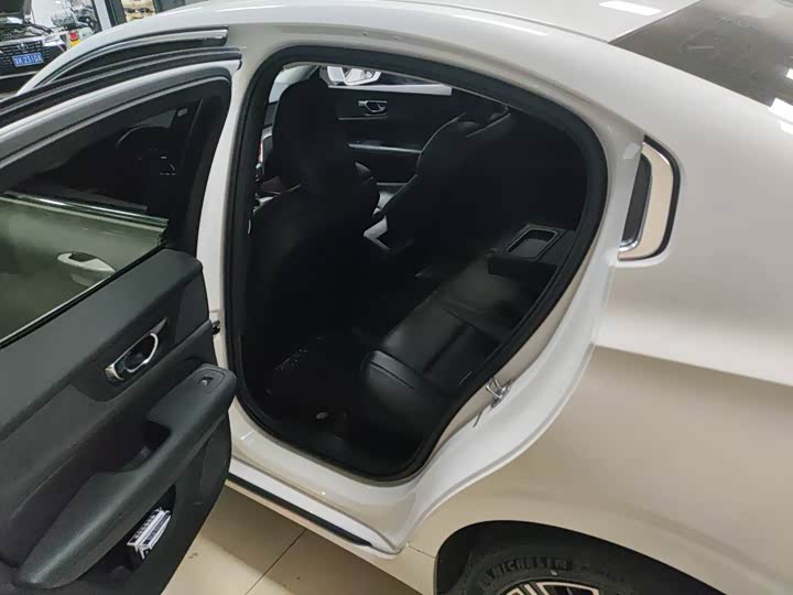 Фото 6 - Volvo S60