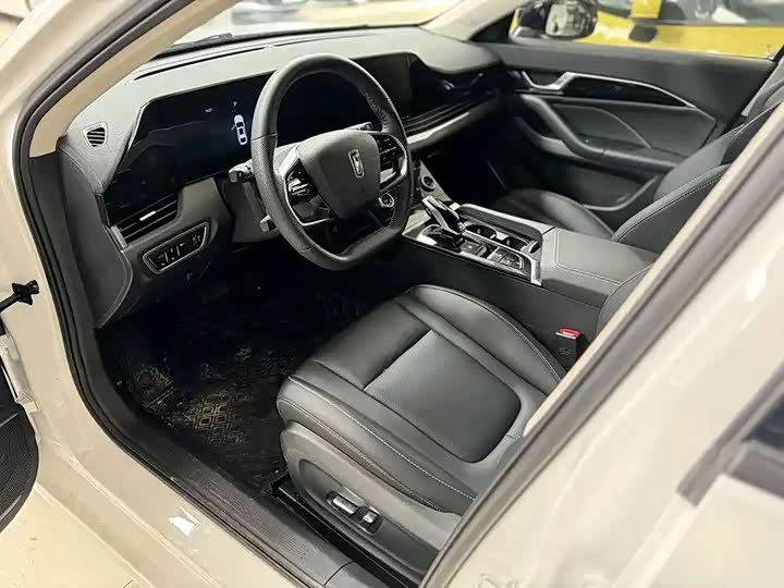 Фото 4 - Bestune B70