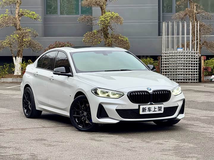 Фото 3 - BMW 1 Series