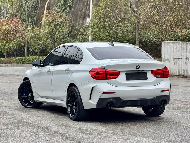 Фото 9 - BMW 1 Series