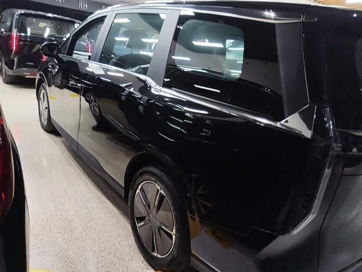 Фото 5 - Maxus Mifa 7