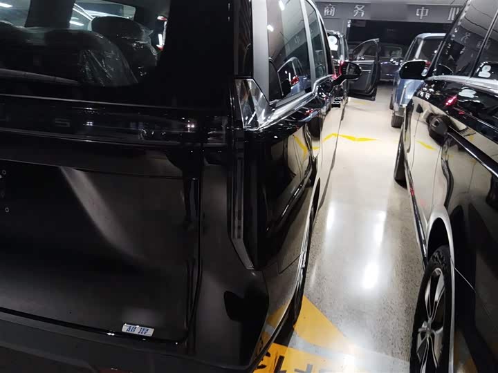 Фото 8 - Maxus Mifa 7