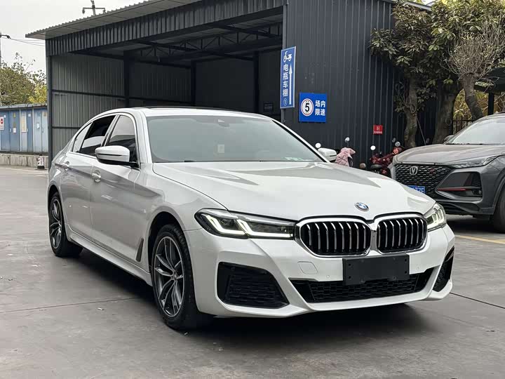 Фото 2 - BMW 5 Series