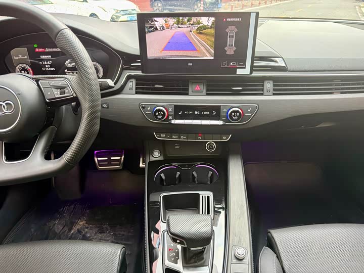 Фото 6 - Audi A4L