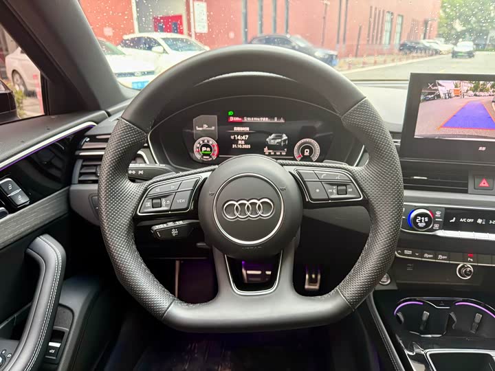 Фото 8 - Audi A4L