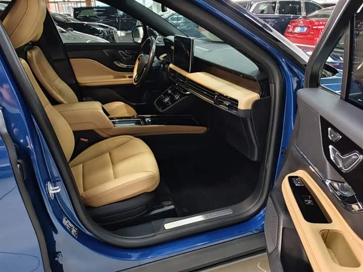 Фото 7 - Lincoln Corsair