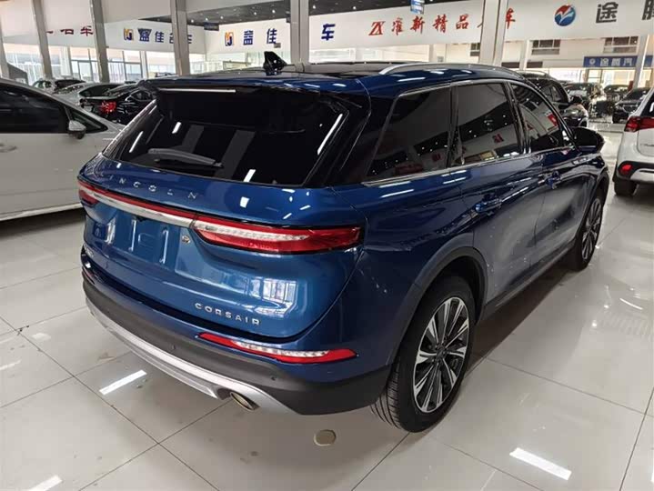 Фото 8 - Lincoln Corsair