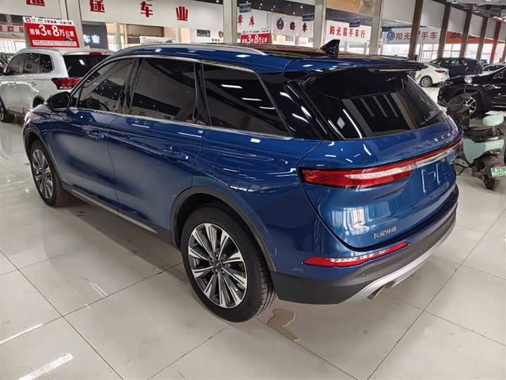 Фото 9 - Lincoln Corsair