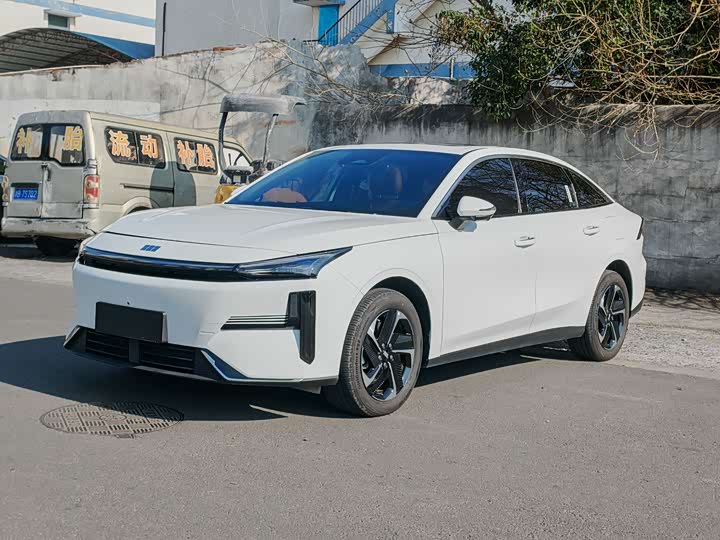 Фото 1 - Geely Galaxy L6