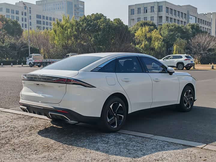 Фото 6 - Geely Galaxy L6