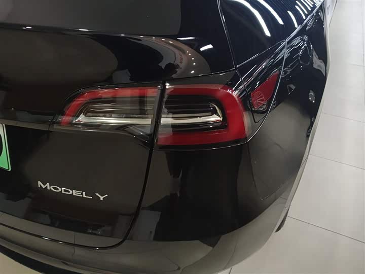 Фото 8 - Tesla Model Y