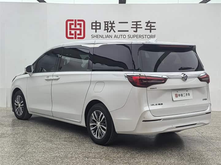 Фото 2 - Buick GL8 ES