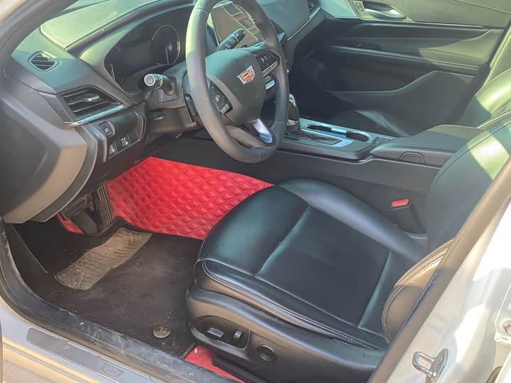 Фото 8 - Cadillac CT4